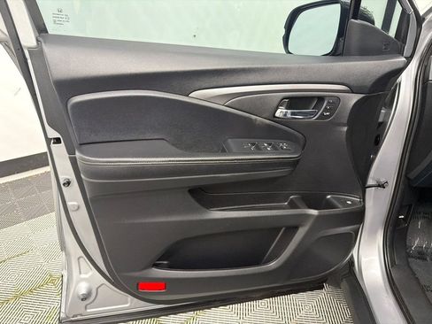 Used 2023 Honda Ridgeline RTL image 11