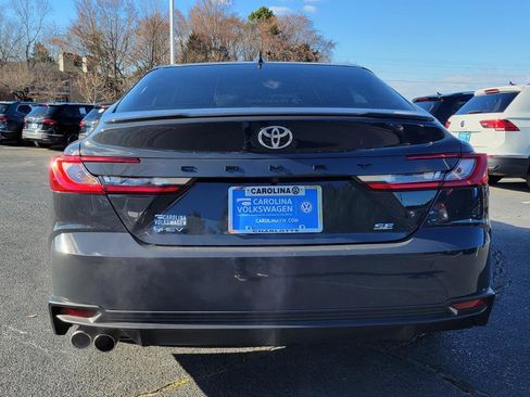 Used 2025 Toyota Camry SE image 7