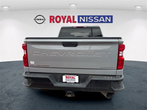 Used 2024 Chevrolet Silverado 2500 Custom w/ Custom Value Package image 6