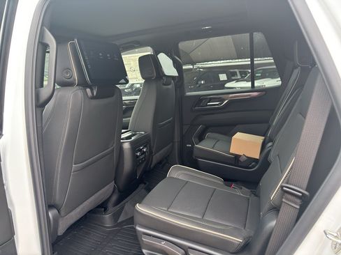 Used 2026 GMC Yukon Elevation w/ Elevation Premium Package AWD/4WD image 15