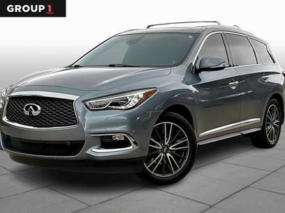 Used 2017 INFINITI QX60 FWD w/ Deluxe Technology Package