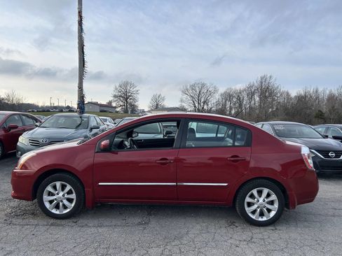 Used 2010 Nissan Sentra 2.0 SL w/ Premium Plus Pkg image 2