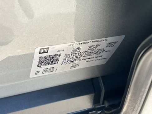 Certified 2024 Chevrolet Suburban LT RWD image 35