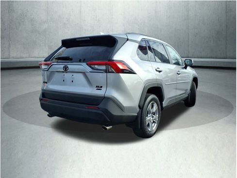 Certified 2022 Toyota RAV4 XLE image 28