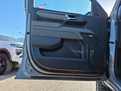 Used 2025 Chevrolet Silverado 1500 ZR2 w/ Technology Package AWD/4WD image 12