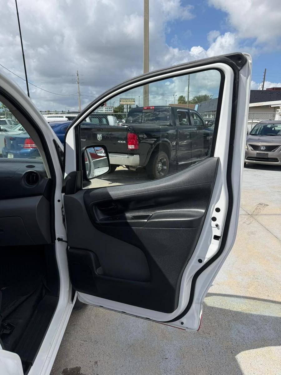 Used 2017 Nissan NV200 S w/ Cruise Control Package FWD image 5