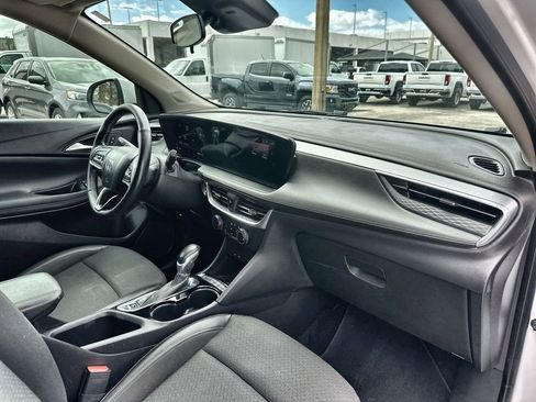 Certified 2024 Buick Encore GX Preferred w/ Comfort Package image 27