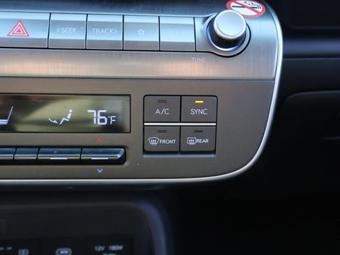 Used 2025 Hyundai Kona SEL image 27