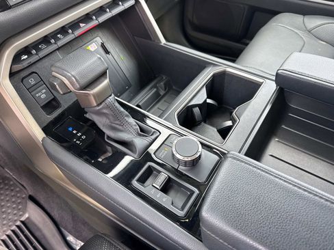 Used 2022 Toyota Tundra Limited image 28