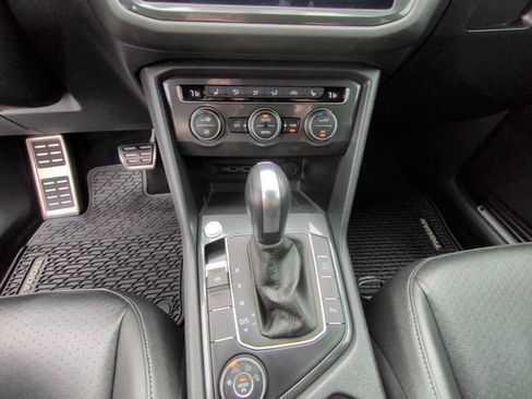 Used 2020 Volkswagen Tiguan SE R-Line image 21