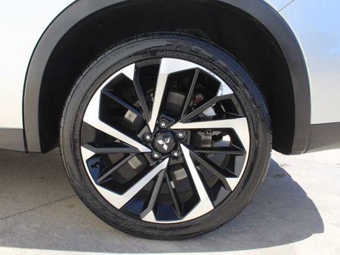 Used 2022 Mitsubishi Outlander ES image 9