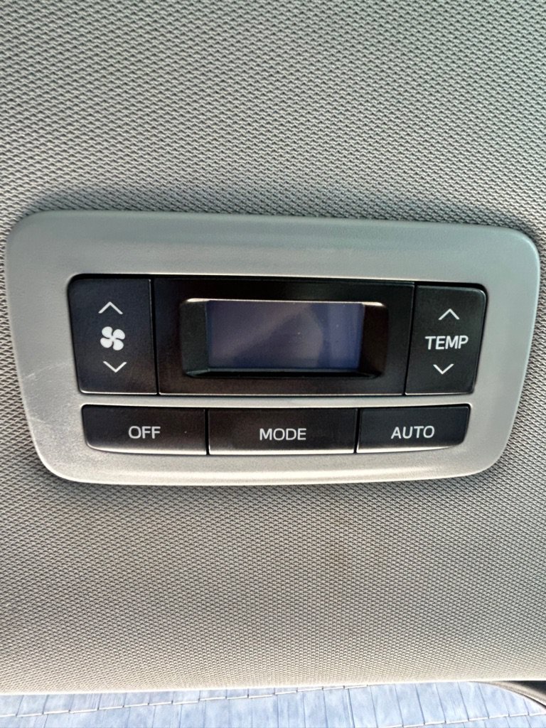 Used 2015 Toyota Sienna XLE Premium FWD image 14