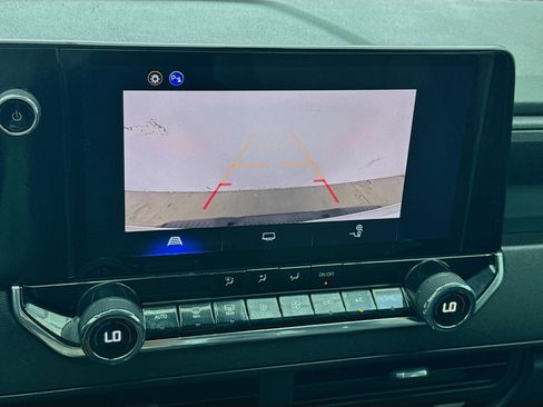 Used 2025 Chevrolet Colorado Trail Boss image 10