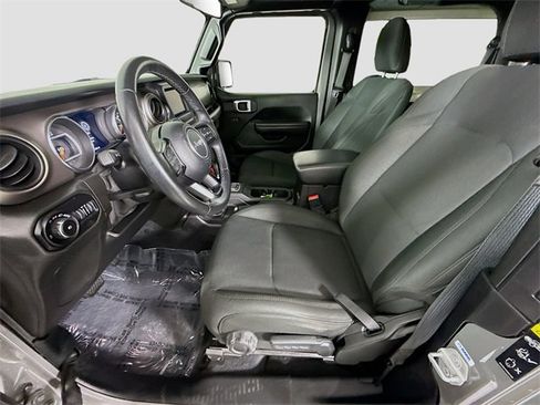 Used 2020 Jeep Wrangler Sport image 19
