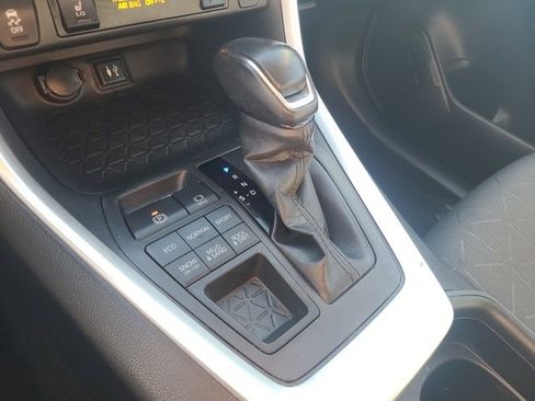 Used 2019 Toyota RAV4 XLE image 26