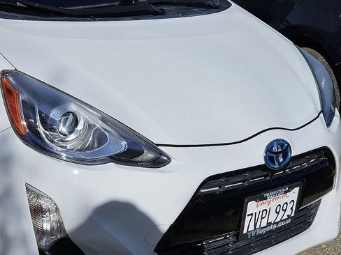Used 2016 Toyota Prius C Three image 7