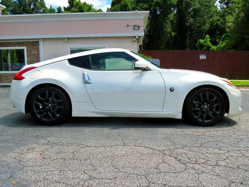 Used 2016 Nissan 370Z Touring image 6