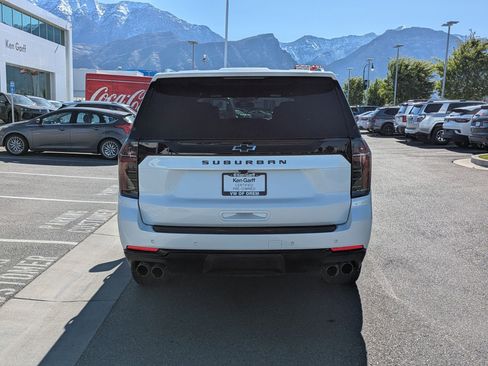 Used 2025 Chevrolet Suburban Z71 AWD/4WD image 7
