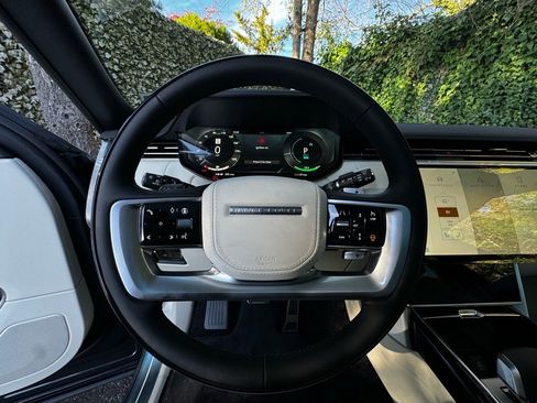 New 2025 Land Rover Range Rover SE image 11