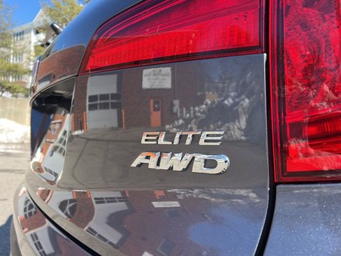 Used 2017 Honda Pilot Elite image 9