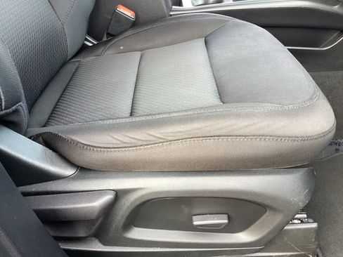 Used 2022 Ford Explorer XLT image 19