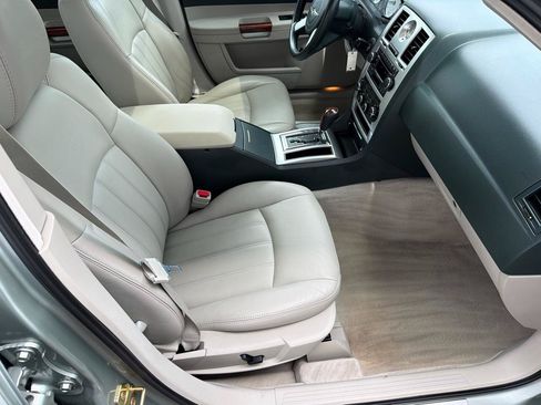 Used 2006 Chrysler 300 C w/ Sound Group II RWD image 11