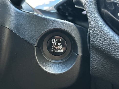 Used 2018 Jeep Compass Limited w/ Navigation Group image 21