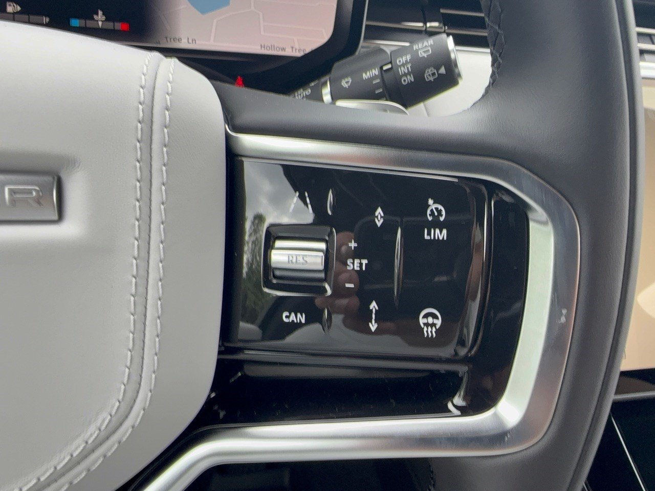 New 2027 Land Rover Range Rover Sport SE AWD/4WD image 19