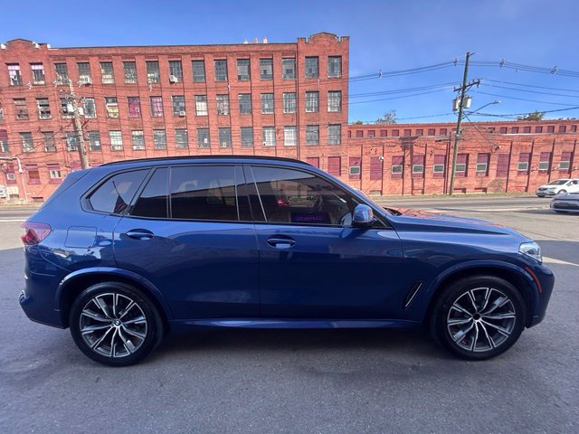 Used 2021 BMW X5 xDrive40i w/ M Sport Package AWD/4WD image 8
