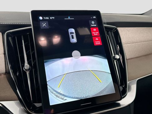 New 2025 Volvo XC90 B6 Core w/ Climate Package image 12