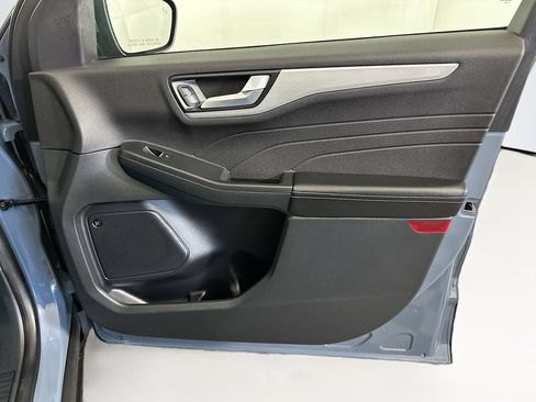 Used 2023 Ford Escape SE w/ PHEV Premium Package image 34