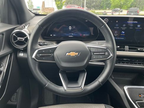 Used 2025 Chevrolet Equinox LT w/ Convenience Package II image 14