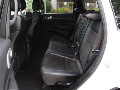 Used 2020 Jeep Grand Cherokee Laredo w/ Quick Order Package 2BN North AWD/4WD image 30