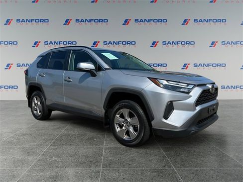 Used 2022 Toyota RAV4 XLE image 7