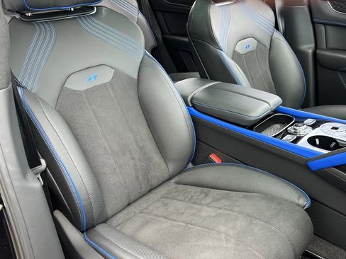 Certified 2025 Bentley Bentayga image 41