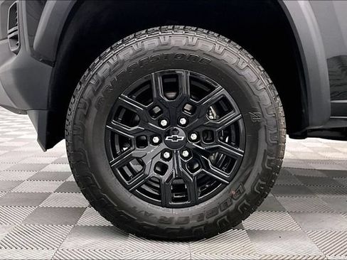 Used 2025 Chevrolet Colorado Trail Boss AWD/4WD image 10