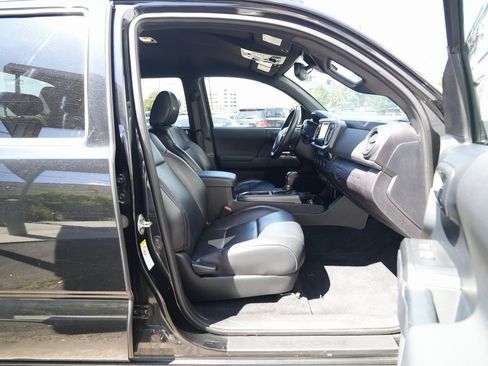 Used 2018 Toyota Tacoma TRD Pro image 19