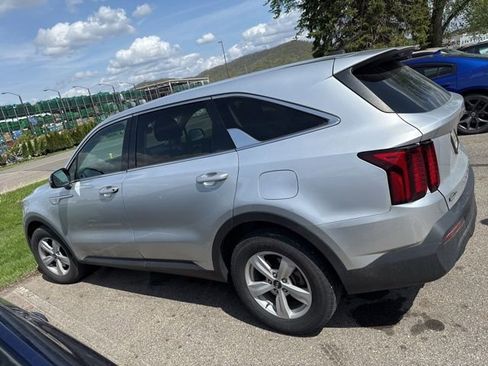 Used 2021 Kia Sorento LX FWD image 8