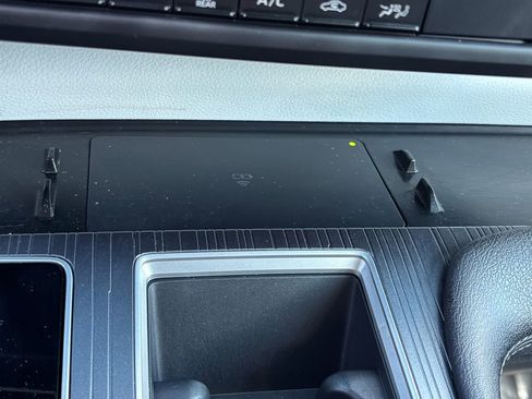 Certified 2025 Toyota Sienna LE image 25