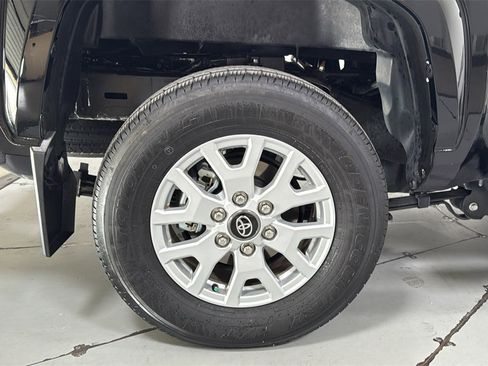 Used 2024 Toyota Tacoma SR image 22