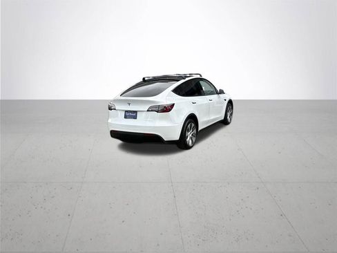 Used 2020 Tesla Model Y Long Range image 6