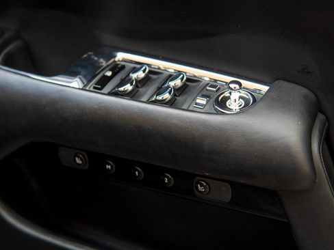 Used 2016 Rolls-Royce Wraith RWD image 20