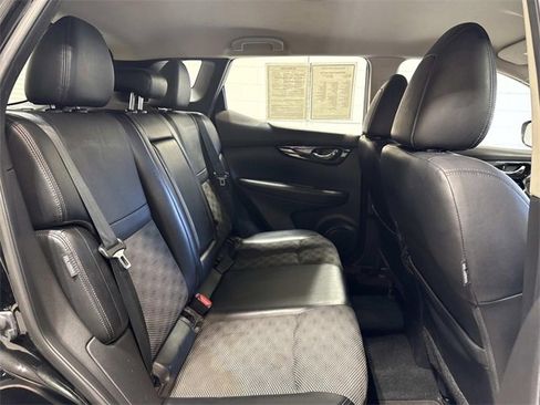 Used 2022 Nissan Rogue Sport SV w/ Technology Package image 15