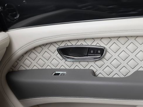 Used 2023 Bentley Bentayga Speed AWD/4WD image 52
