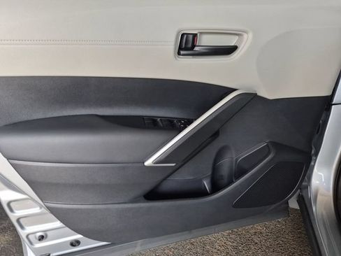 Certified 2026 Toyota Corolla Cross LE FWD image 15