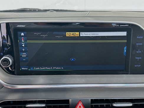 Used 2021 Hyundai Sonata Limited w/ Preferred Accessory Package FWD image 13