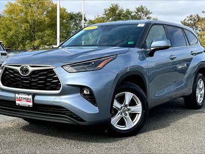 Used 2022 Toyota Highlander LE