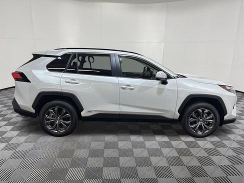 Used 2025 Toyota RAV4 XLE Premium AWD/4WD image 8