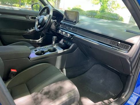 Used 2023 Honda Civic Sport image 23