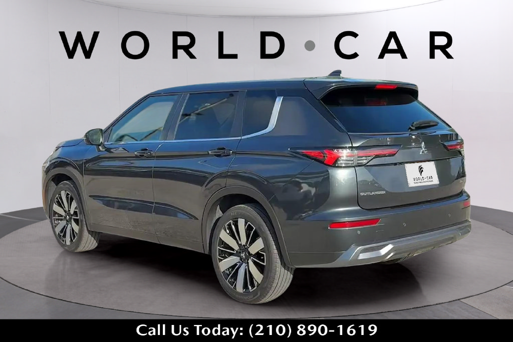Used 2025 Mitsubishi Outlander SE FWD image 5